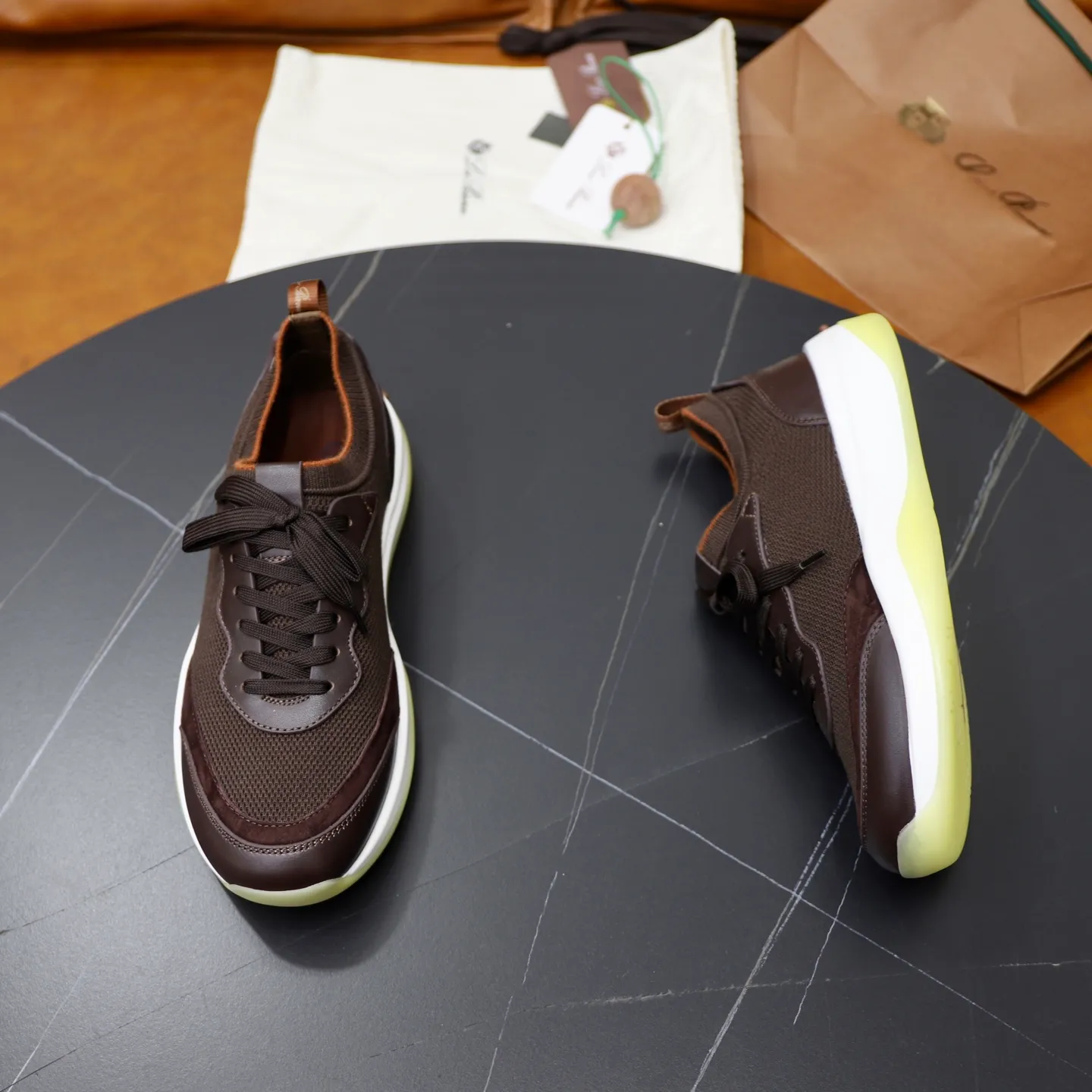 Factory price: 💰620 Loropiana LP men's shoes ♞size; 38-44 "45.46 customization" cowhide stitching and cowhide feet. It is really easy to wear, lazy, relaxed, casual, perfect comfort, and there are many color choices, and they all look good with clothes. Is it true that Loropiana can bring social value? “Loropiana is the best thing money can buy”
